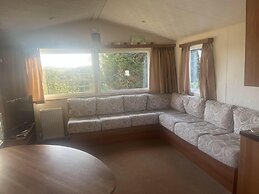 2 Bedroom Pet Free Caravan and Decking Free Wifi