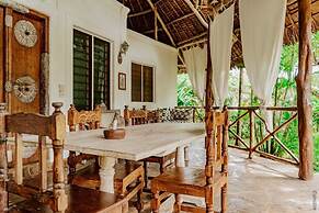 Marine Holiday House- Bed & Breakfast