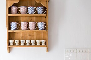 Simple Luxury in Brecon Beacons Village House