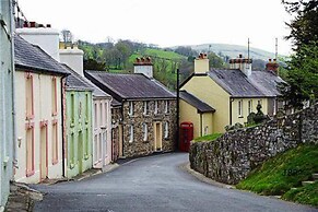 Simple Luxury in Brecon Beacons Village House