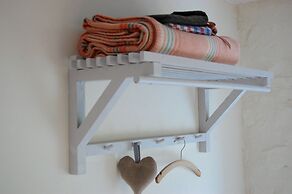Simple Luxury in Brecon Beacons Village House