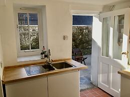 Simple Luxury in Brecon Beacons Village House