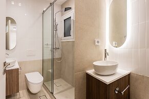 Petite 1BR Apartment in Exarchia