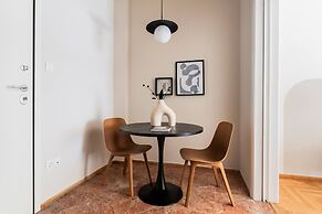 Petite 1BR Apartment in Exarchia