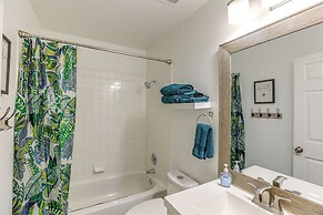 Spacious Las Vegas Home w/ Private Pool + Hot Tub