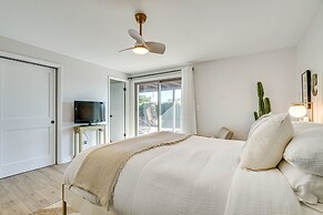 Modern Midcentury Tucson Retreat: Patio & Hot Tub