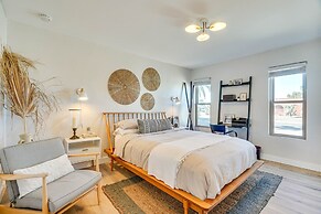 Modern Midcentury Tucson Retreat: Patio & Hot Tub