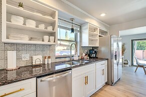 Modern Midcentury Tucson Retreat: Patio & Hot Tub