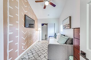 Mesa Townhome w/ Pool Access ~ 7 Mi to Asu!