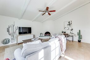 Mesa Townhome w/ Pool Access ~ 7 Mi to Asu!