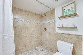 Mesa Townhome w/ Pool Access ~ 7 Mi to Asu!