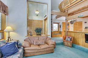 Angel Fire Condo w/ Mountain View < 1 Mi to Slopes