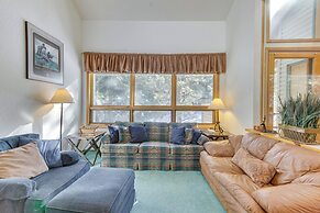 Angel Fire Condo w/ Mountain View < 1 Mi to Slopes