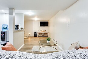 Pet-friendly Elmont Apartment: 17 Mi to Nyc!