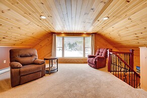 Peaceful Stark Cottage w/ Deck on South Ponds!