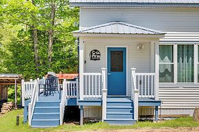 Peaceful Stark Cottage w/ Deck on South Ponds!