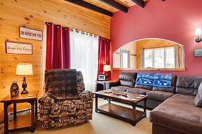 Peaceful Stark Cottage w/ Deck on South Ponds!