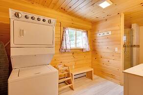 Peaceful Stark Cottage w/ Deck on South Ponds!