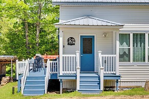 Peaceful Stark Cottage w/ Deck on South Ponds!