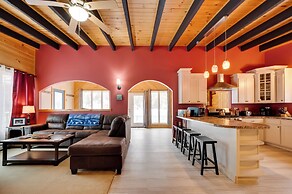 Peaceful Stark Cottage w/ Deck on South Ponds!