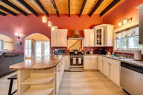 Peaceful Stark Cottage w/ Deck on South Ponds!