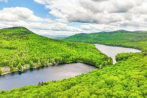 Peaceful Stark Cottage w/ Deck on South Ponds!