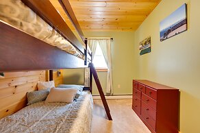 Peaceful Stark Cottage w/ Deck on South Ponds!