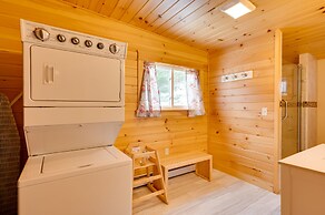 Peaceful Stark Cottage w/ Deck on South Ponds!