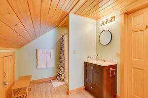 Peaceful Stark Cottage w/ Deck on South Ponds!