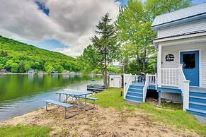 Peaceful Stark Cottage w/ Deck on South Ponds!