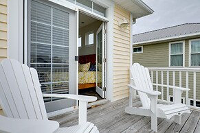 Carolina Beach Home w/ Balconies, Walk to Beach!