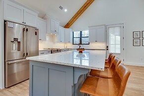 Waterfront Flippin Retreat w/ White River Access!