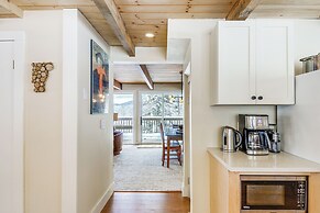 Cozy Vermont Escape w/ Deck, Near Skiing!