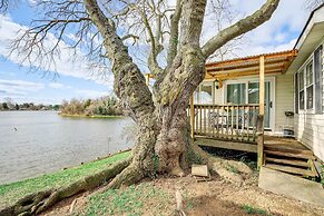 Cottage w/ Potomac River Views in Newburg!