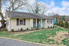 Cottage w/ Potomac River Views in Newburg!