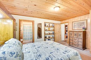 Rustic Jefferson Retreat w/ Fire Pit: Near Athens!