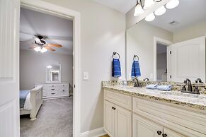 Spacious Home w/ Fireplace - Near Pinehurst Golf!