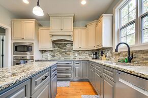 Spacious Home w/ Fireplace - Near Pinehurst Golf!