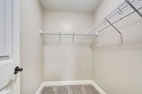 Spacious Home w/ Fireplace - Near Pinehurst Golf!