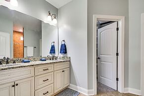 Spacious Home w/ Fireplace - Near Pinehurst Golf!