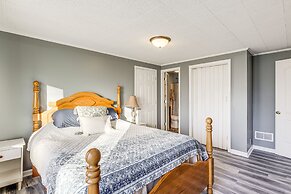 Pet-friendly Union Home ~ 19 Mi to Cincinnati!