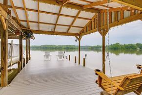 Lakefront Hodges Home w/ Dock ~ 6 Mi to Downtown!