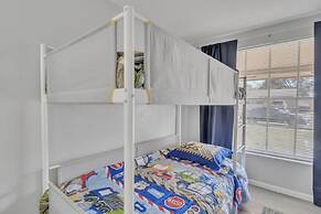 Serenity Retreat: Charming Home Near Attractions! 3 Bedroom Home by Re