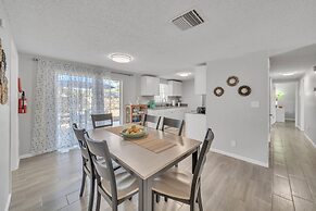 Serenity Retreat: Charming Home Near Attractions! 3 Bedroom Home by Re