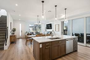 Ray Of Sunshine 5 Bedroom Home