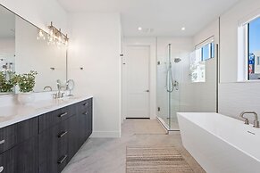 Ray Of Sunshine 5 Bedroom Home