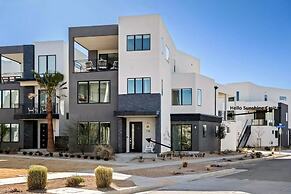 Ray Of Sunshine 5 Bedroom Home