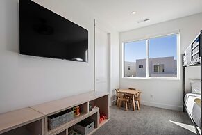 Ray Of Sunshine 5 Bedroom Home