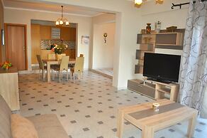 Large Apartment by the Pool - Pelekas Beach, Corfu