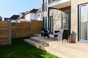 The Wembley Park Secret - Spacious 3bdr Flat With Terrace